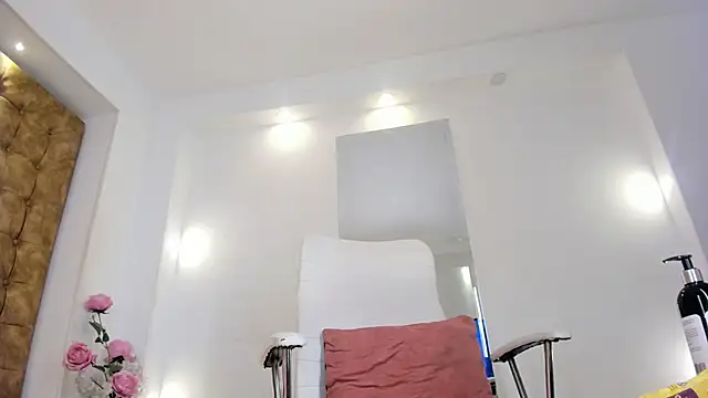 violet_giraldo - Violet_giraldo's free webcam - UK Sex Cams