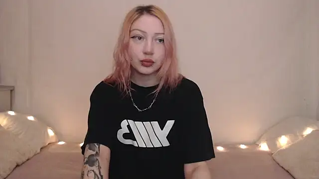emily_hardcore - Emily_hardcore's free webcam - UK Sex Cams