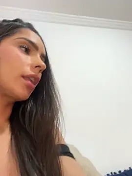 mau_white (F milf) - Show Tits 😛