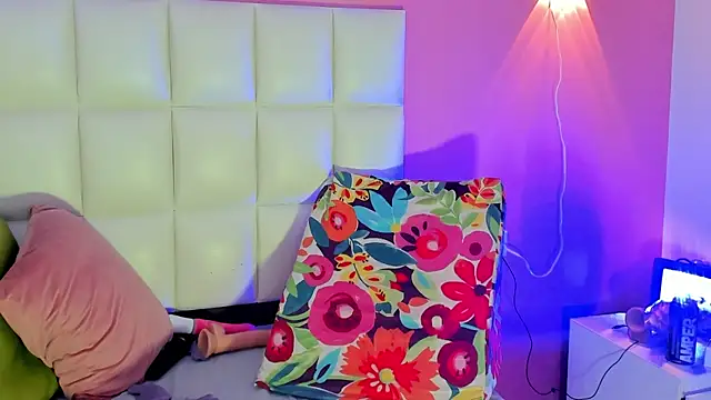 Alanna_hot3
