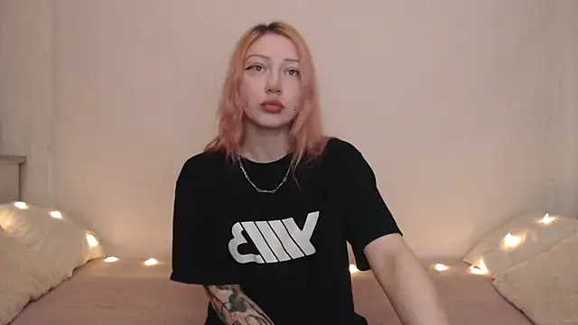 emily_hardcore - Emily_hardcore's free webcam - UK Sex Cams