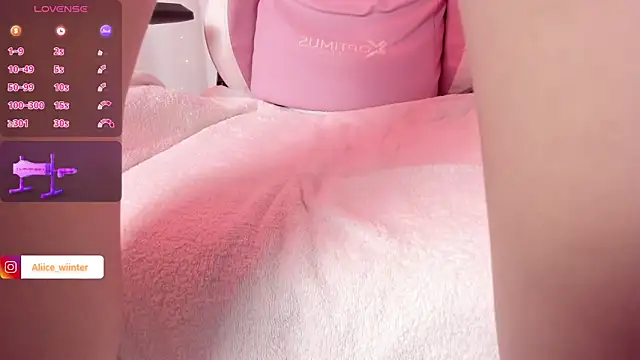 alice_winter_ (F young) - Machine On + Topless