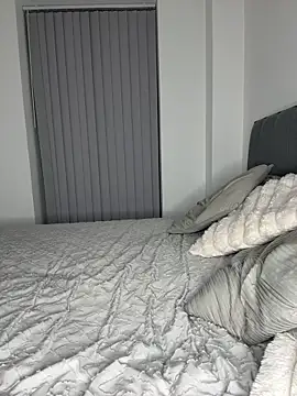 SexySaraxxoo's Live Sex Cam Show