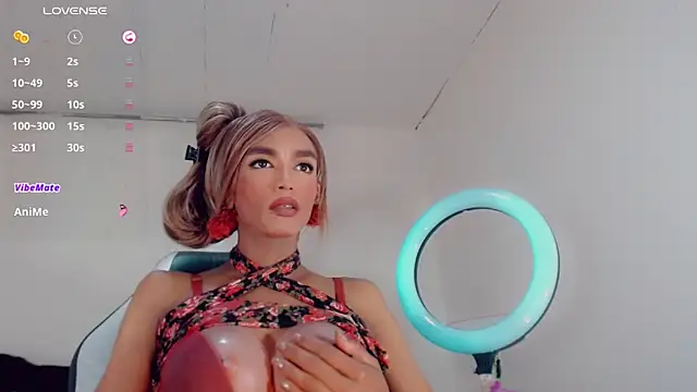 Watch Oriana_braom live on EroticFlix - High definition streams