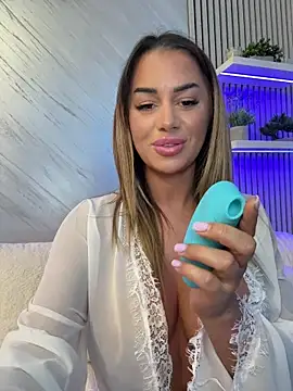 KirstieVegas