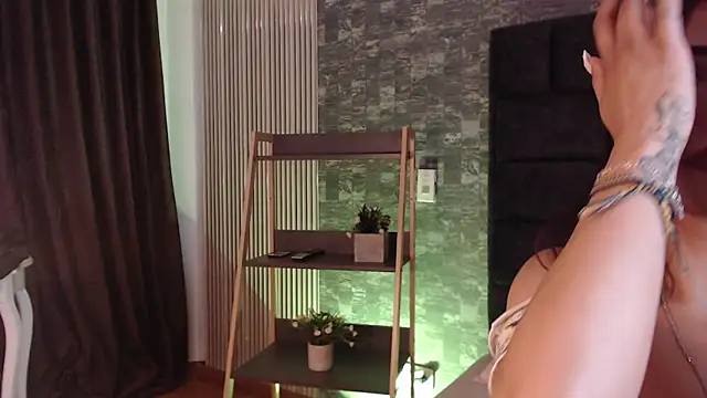 emy_fg webcam