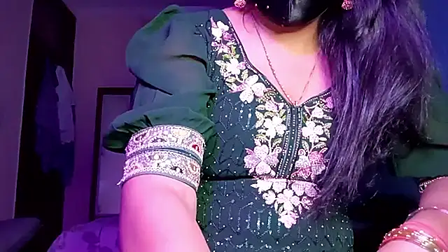 YourDesi_Laila_ webcam