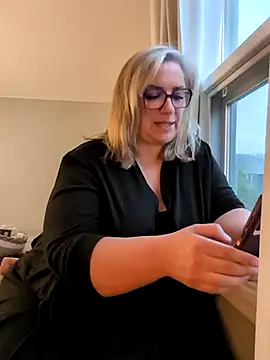  Canadian_BBW chat room