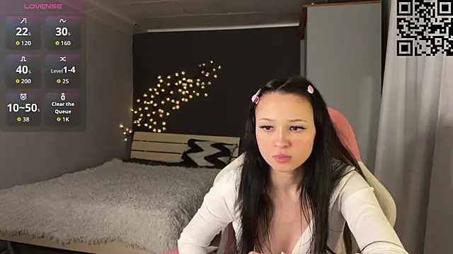 ella_simons
