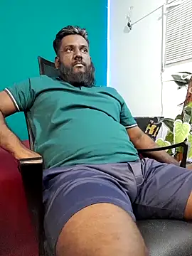 rayansmith_ (M young) - Rub my bulge over clothes