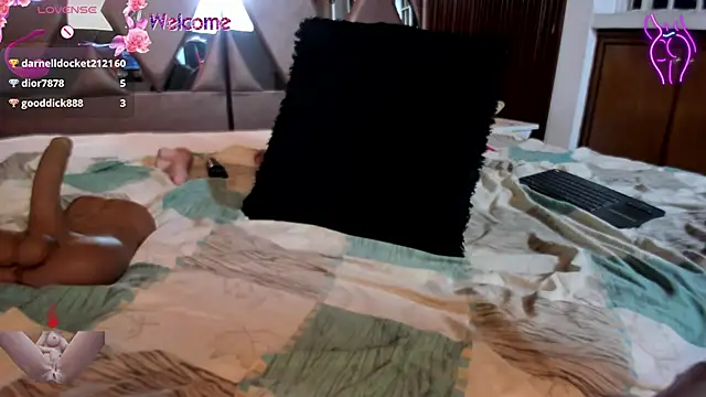 victoria_mooree - Victoria_mooree's free webcam - UK Sex Cams