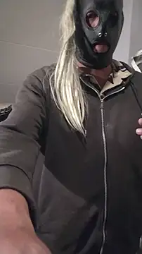 gigolobigcock24cm - Gigolobigcock24cm's free webcam - UK Sex Cams
