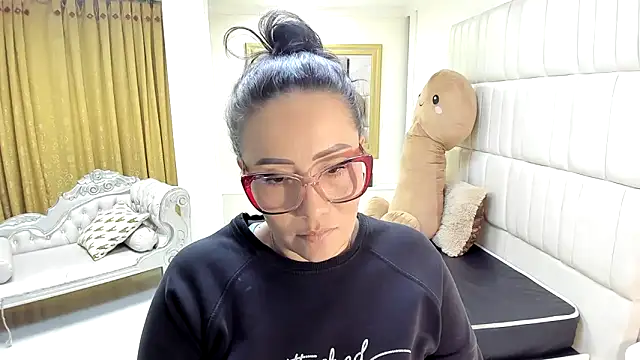 gaby_trent - Gaby_trent's free webcam - UK Sex Cams