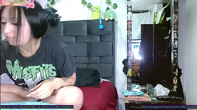 the_lesbian_game - The_lesbian_game's free webcam - UK Sex Cams