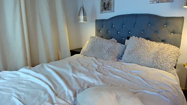 miah_hilton2 - Miah_hilton2's free webcam - UK Sex Cams