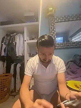 alexitho25 - Alexitho25's free webcam - UK Sex Cams