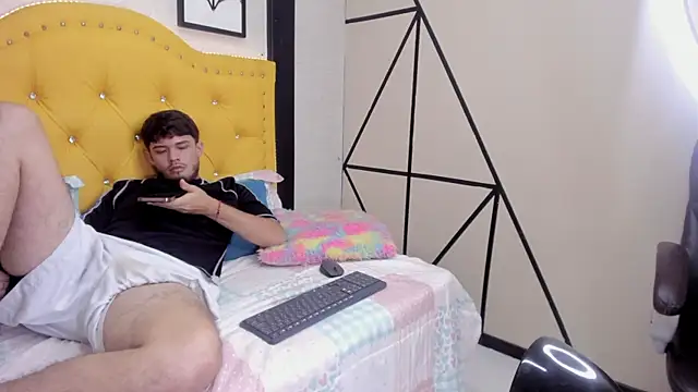 joan_blake (M twink) - Take my pants off+Hard dick