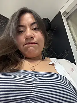 iam__cristal - Iam__Cristal's free webcam - UK Sex Cams