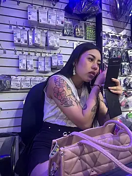 emily_24x webcam