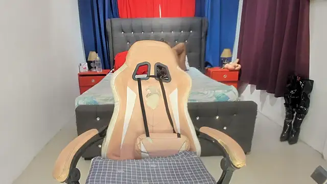 urdreamtsmistress - UrDreamTsMistress's free webcam - UK Sex Cams