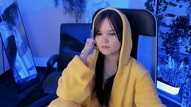 elainebeness (F young) - i like ur style!