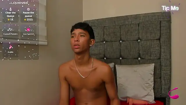 little_twink19x - Little_Twink19x's free webcam - UK Sex Cams