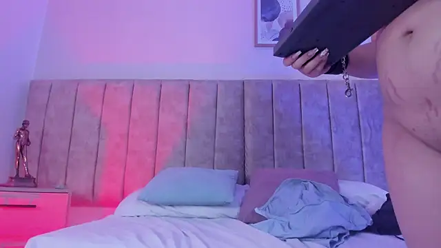 carolinerossy (F teen) - spank ass x5 🍑🔥