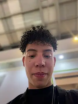 Nuninaive - Male webcam sex chat
