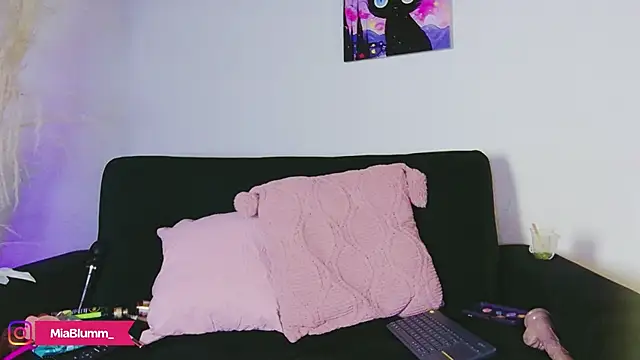 MiiaBlumm_