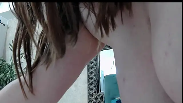 SaraElise webcam