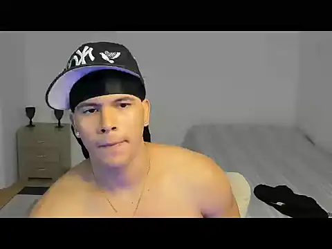 sant_wahlberg - Sant_wahlberg's free webcam - UK Sex Cams