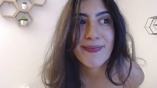 miyessi - MIYESSI's free webcam - UK Sex Cams