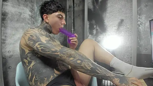 gury_tattoo - Gury_tattoo's free webcam - UK Sex Cams