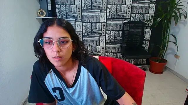 DanielaMonroe webcam