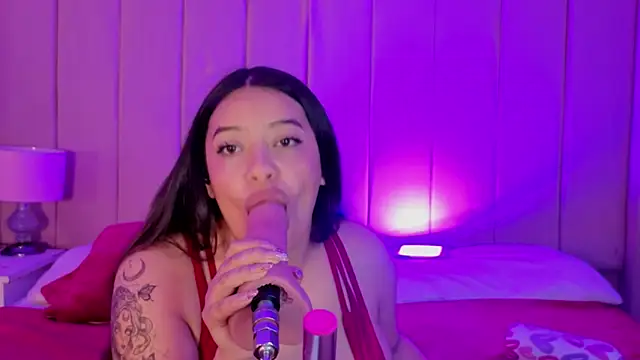 MollyBigBoobs12