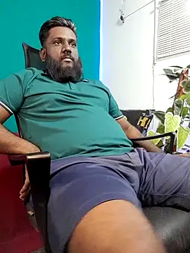 rayansmith_ (M young) - Rub my bulge over clothes