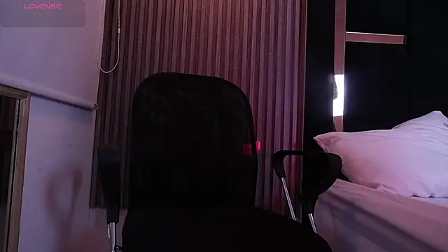 Enzo_Crown webcam
