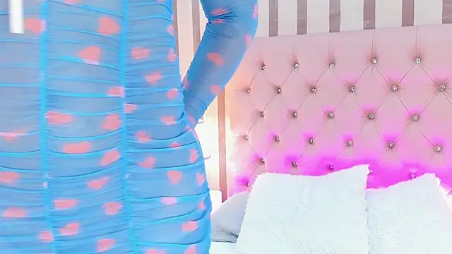Mia-Stones webcam