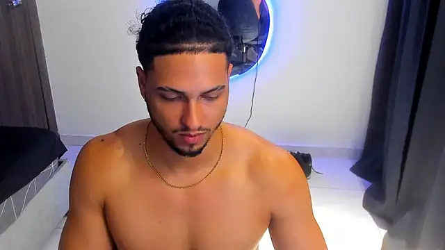 kris_khalifa69 - Kris_Khalifa69's free webcam - UK Sex Cams