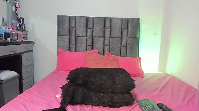 esmeraldaa- - Esmeraldaa-'s free webcam - UK Sex Cams