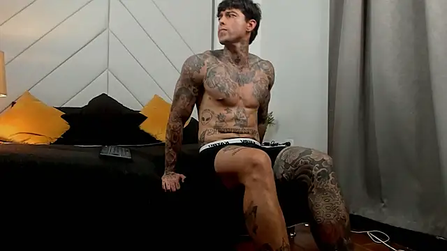 edoardojs - EdoardoJS's free webcam - UK Sex Cams