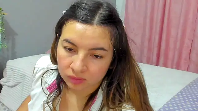 __emma__11__lecat_ - __Emma__11__Lecat_'s free webcam - UK Sex Cams