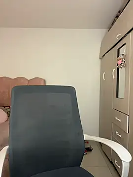 Emmily_19