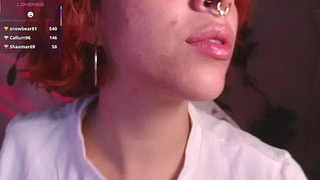 bri_von_dhara__ webcam