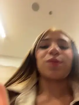 Isabella18_pink live sex cam