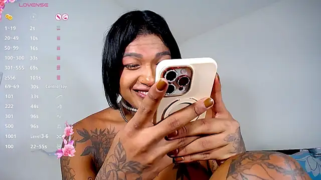 Modèle: IsabellBigtitsxx