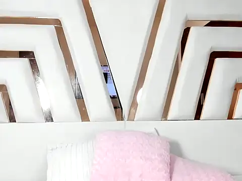 MiaKleinX