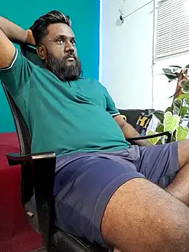 rayansmith_ (M young) - Rub my bulge over clothes