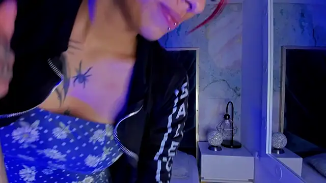 Derieri_Blush webcam