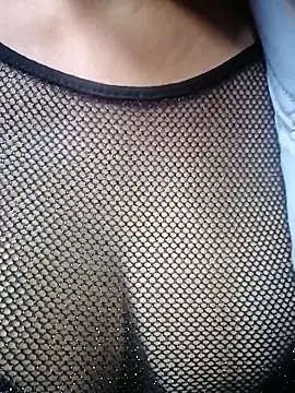 sophie_banger (G milf) - Take off Bra Let man near touch Tits 😏